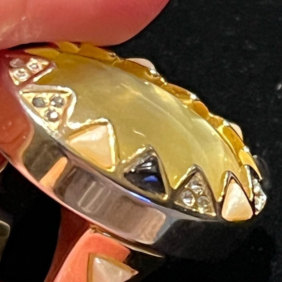 House of Harlow Statement Cocktail Ring gold tone and pale yellow stone, size 7 - Picture 8 of 16